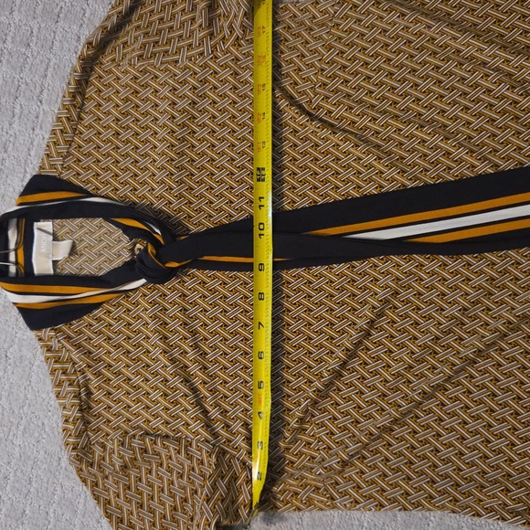 Michael Kors tie neck blouse size small, worn once - Picture 5 of 6